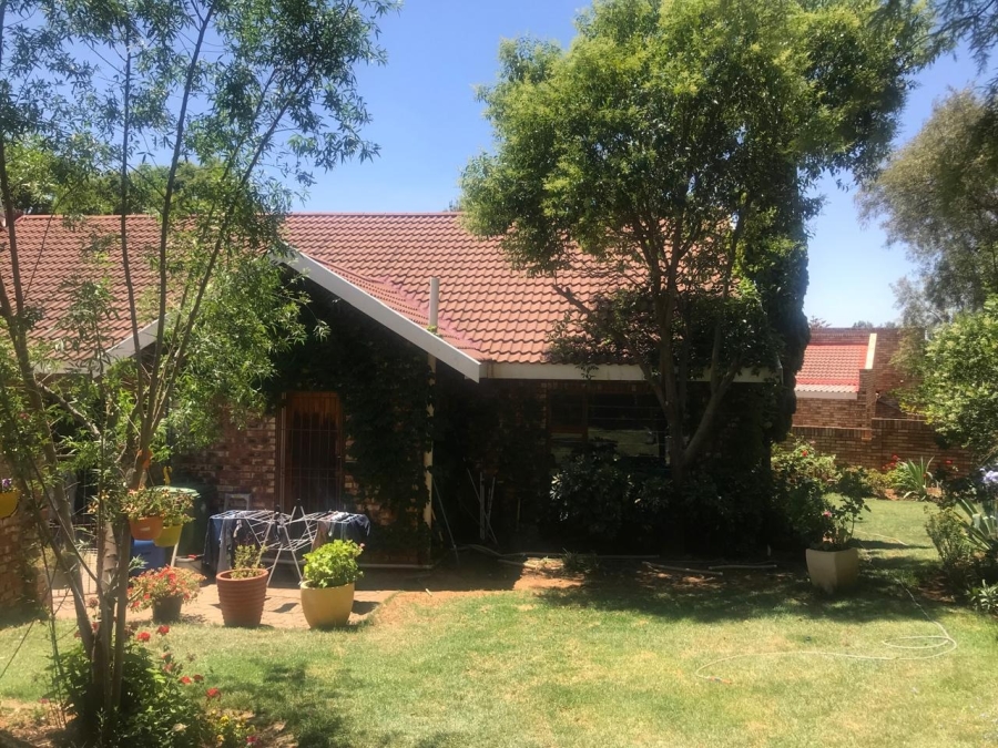 To Let 2 Bedroom Property for Rent in Pentagon Park Free State